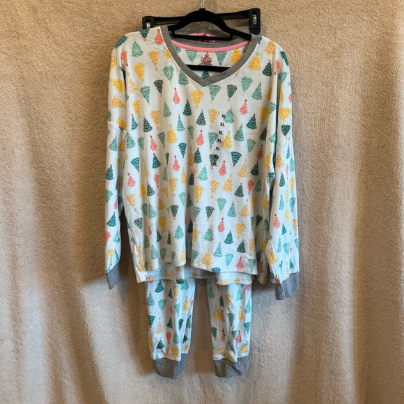 Cuddl Duds Multicolor Tree Print Pajama Set - Picture 1 of 13